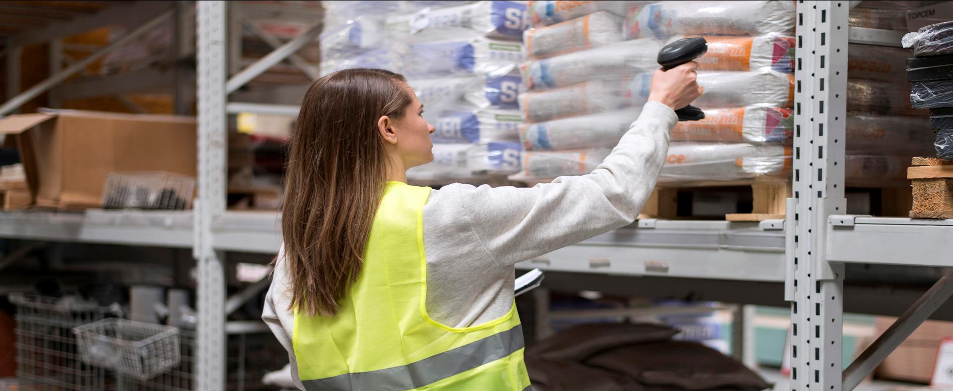 "Addetto all’allestimento e rifornimento degli scaffali