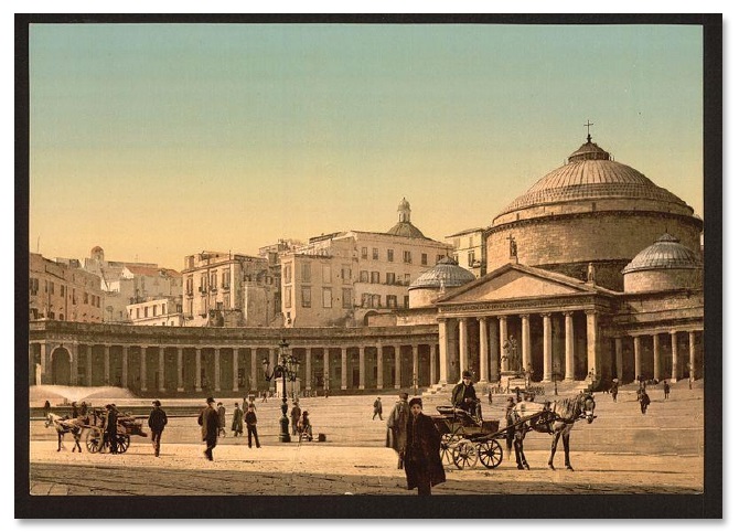 "Passeggiata da piazza del Plebiscito a piazza Bovio